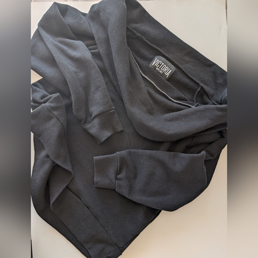 Victoria's Secret Sport Black Pullover Top Medium